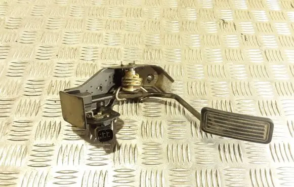 Toyota Corolla E120 E130 Accelerator throttle pedal 8928147010 1983003010