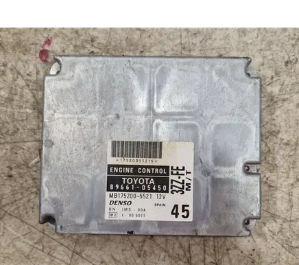 Toyota Avensis T250 Engine control unit/module 8966105450 1752005521 MB1752005521