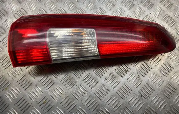 Volvo V70 Rear/tail lights 9154493