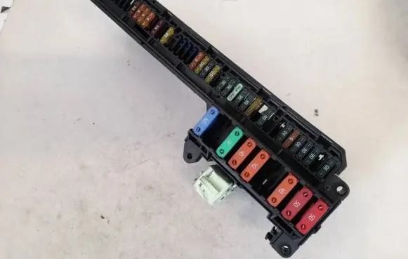 BMW 5 E60 E61 Fuse box set 6114695733002 61146957330-02