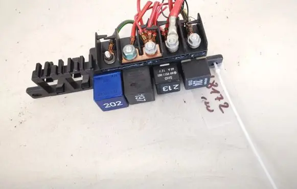 Volkswagen PASSAT B5 Fuse box set 8l0941822a