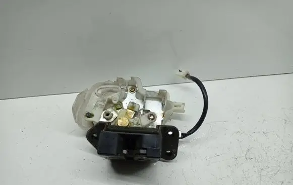 Mazda 6 Loading door lock 