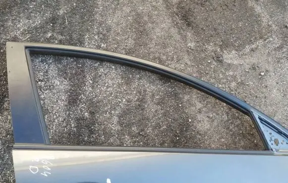 Mazda 3 II Front door glass trim molding 