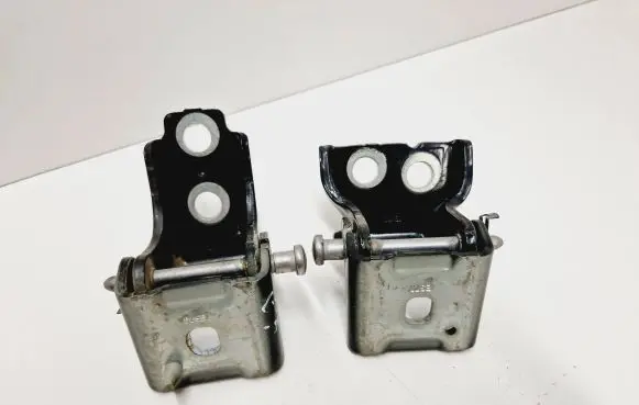 Rear door hinge set