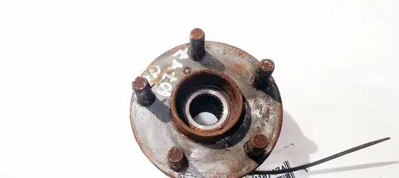 Front wheel hub