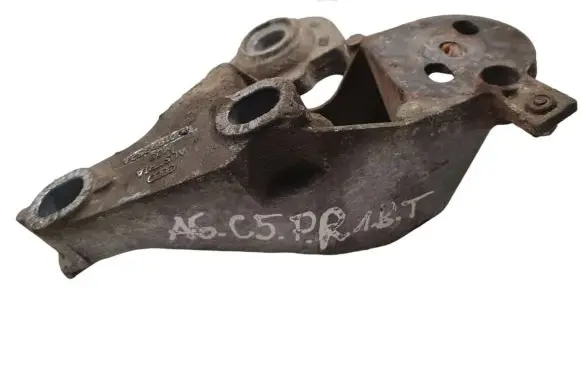 Audi A6 S6 C5 4B Engine mounting bracket 4B0199352A