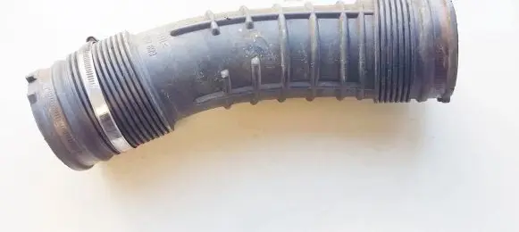 Volvo V70 Air intake hose/pipe 6898050