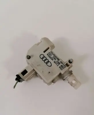 Fuel tank cap lock motor