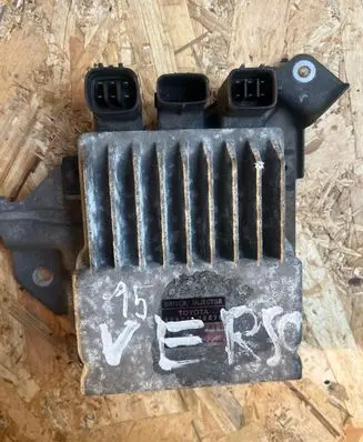 Toyota Corolla Verso AR10 Fuel injection control unit/module 8987120070