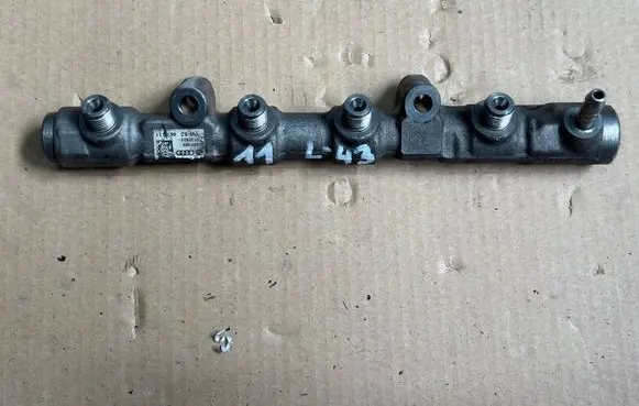 Fuel main line pipe