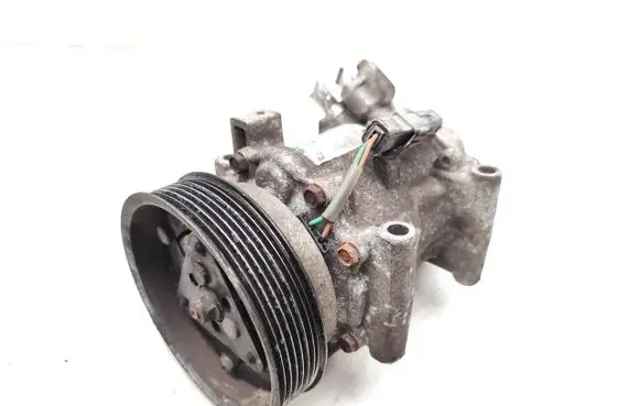 Renault Clio III Air conditioning (A/C) compressor (pump) 8200819568