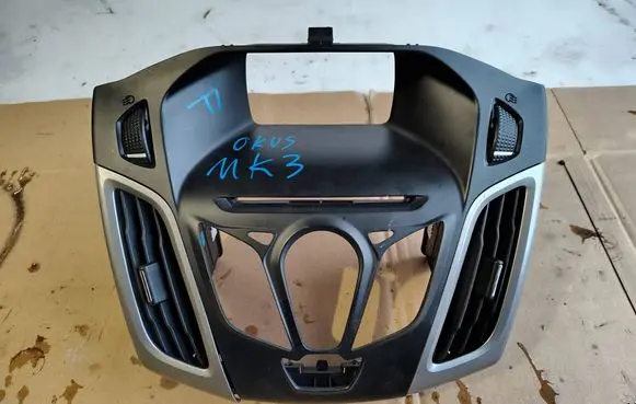 Ford Focus Panel trim 
