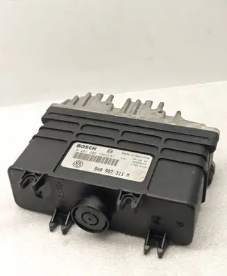 Volkswagen Golf III Engine control unit/module 8A0907311H