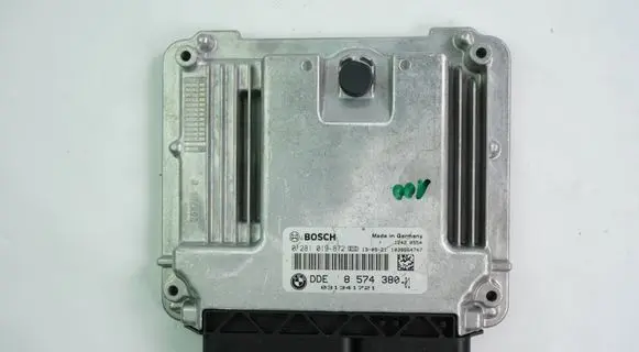 BMW 5 F10 F11 Engine control unit/module 8574380 0281019872