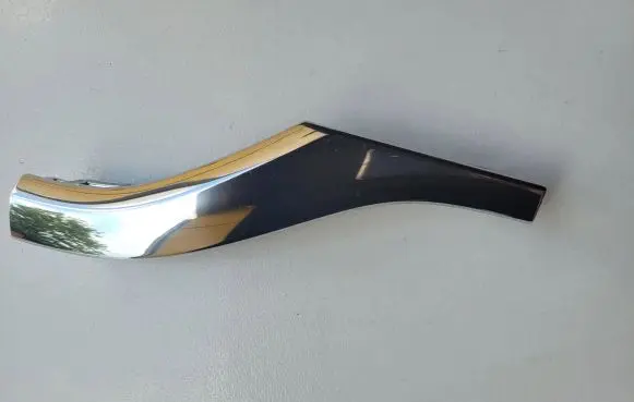 Front bumper splitter molding