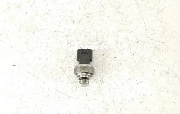 Toyota Avensis T250 Oil pressure sensor 89448 31910