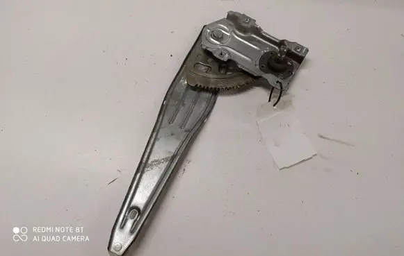 Toyota Yaris Rear door manual window regulator
