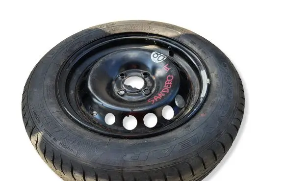 Dacia Sandero II Spare wheel section trim 
