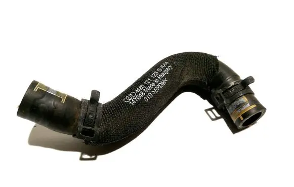 Engine coolant pipe/hose