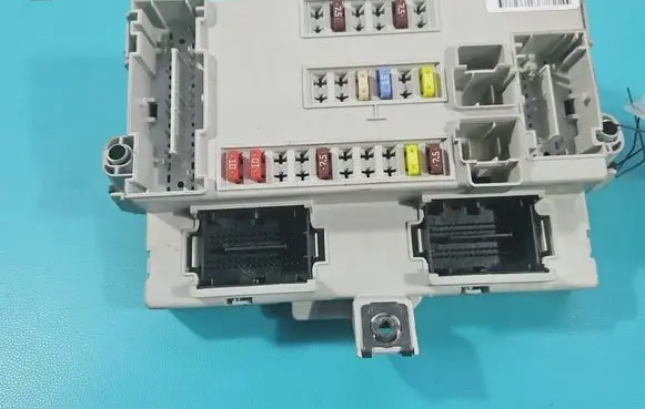 Jeep Cherokee Central body control module 68233380AC IMPRK1562203