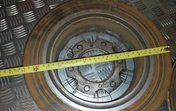 Mitsubishi Pajero Rear brake disc