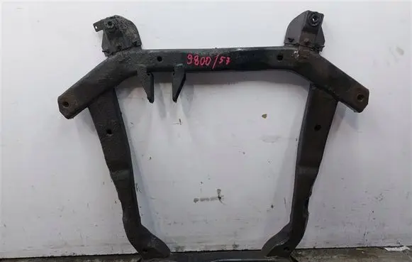 Chevrolet HHR Front axle beam 