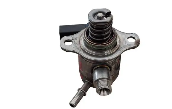 Volkswagen T-Roc Fuel injection high pressure pump 05E127027L