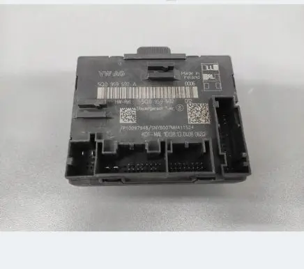 Volkswagen Golf VII Door control unit/module 5Q0959592A