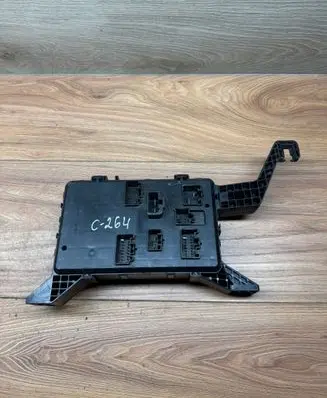 Ford Mondeo Mk III Fuse module 1S7T14A073AE 0277