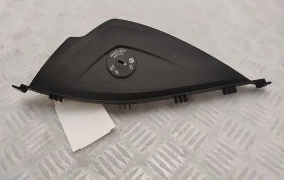BMW 4 F36 Gran coupe Dashboard side end trim 9218553