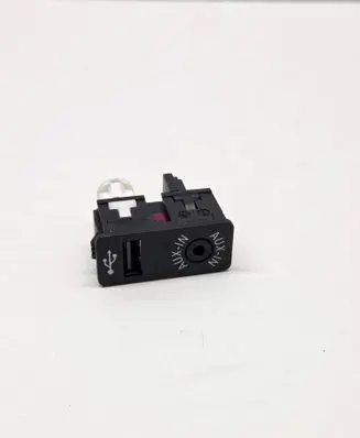 BMW 3 F30 F35 F31 AUX in-socket connector MD169593 9229246