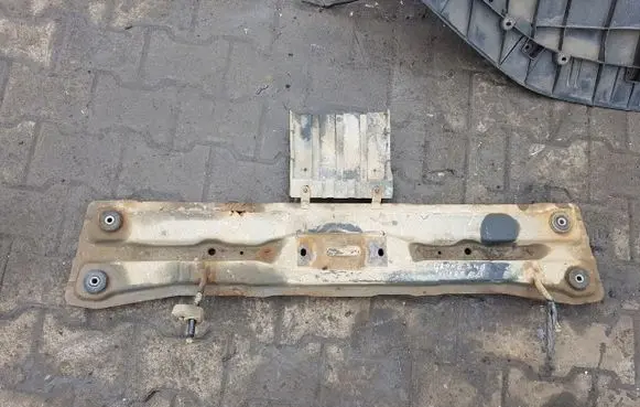 Suzuki Grand Vitara II Gearbox mounting bracket 