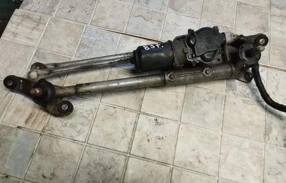 Honda FR-V Front wiper linkage and motor