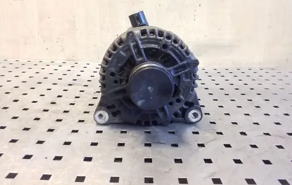 Land Rover Freelander 2 - LR2 Generator/alternator 6G9N10300ADB 0121615021