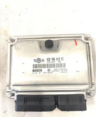 Skoda Superb B5 (3U) Engine control unit/module 038906019KC 1039S02040 0281011204