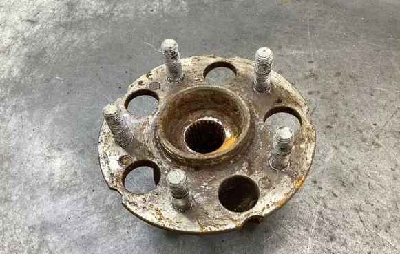 Honda CR-V Front wheel hub