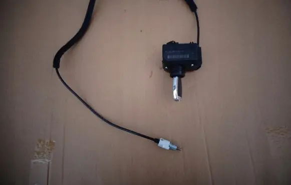 Mercedes-Benz C W204 Ignition lock A2079057101 2079057101