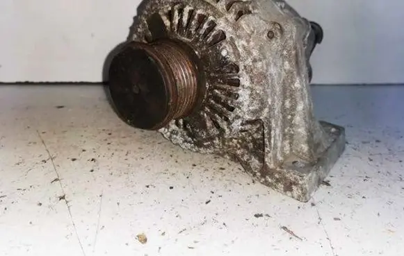 Volvo S40, V40 Generator/alternator 9472908 TH1022110500