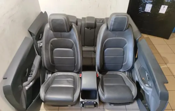 Jaguar E-Pace Interior set 