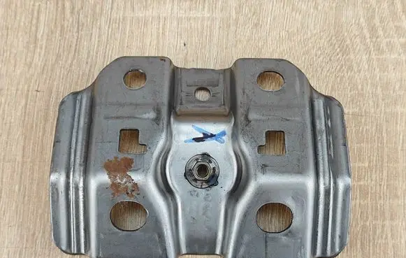 Volkswagen Amarok II Battery tray heat shield MB3B58111D68A