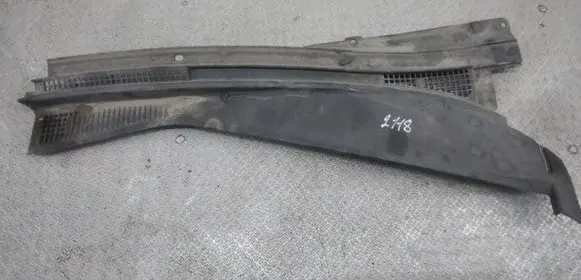 Mitsubishi Lancer Wiper trim MR533286