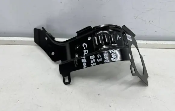 Peugeot 2008 II Fender mounting bracket 721171