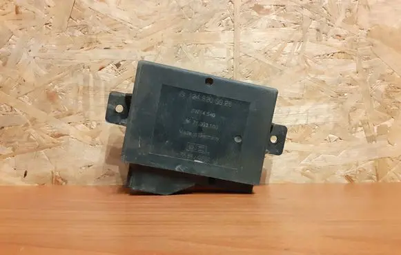 Mercedes-Benz E W124 Door central lock control unit/module 5WK4540 1656
