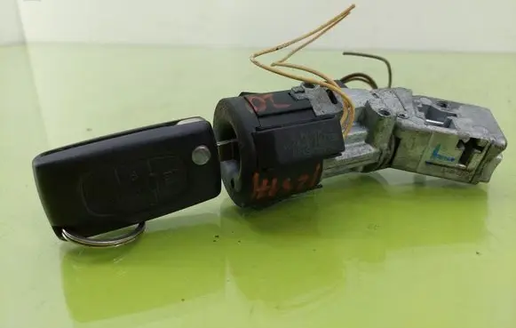 Peugeot 407 Ignition lock 9648445180