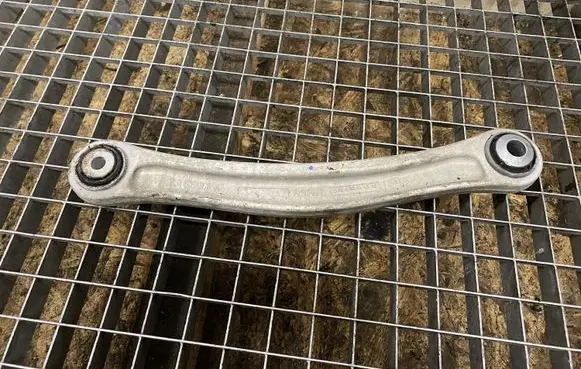 Porsche Cayenne (92A) Rear upper control arm/wishbone 7L0505376A