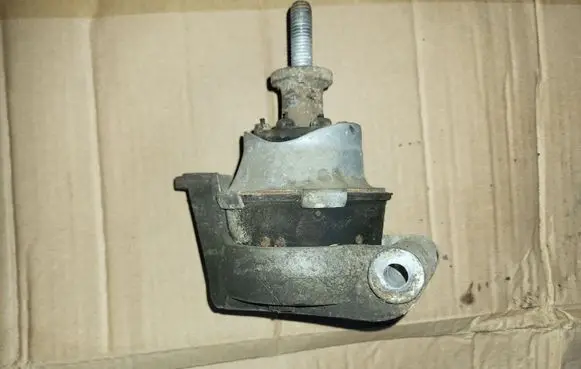Opel Astra H Gearbox mount