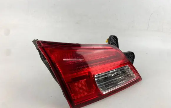 Subaru Outback Tailgate rear/tail lights 2ZR946094