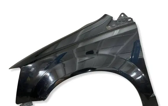 Chrysler Grand Voyager V Fender 