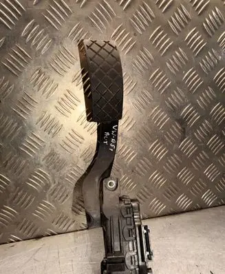 Volkswagen PASSAT B5.5 Accelerator throttle pedal 6PV00837602 8D1723523M