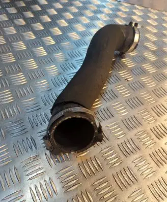 Audi A8 S8 D3 4E Intercooler hose/pipe 4E0145737M